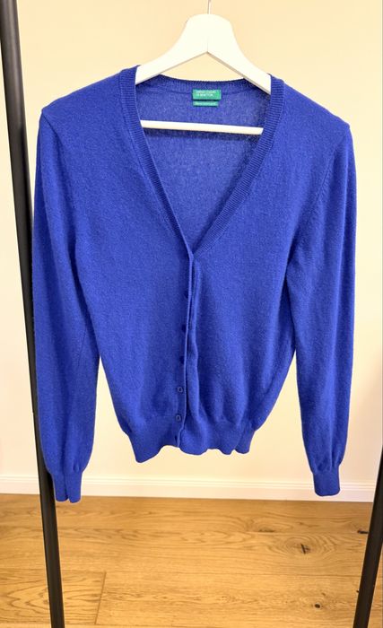 Benetton жилетка 100% фина вълна