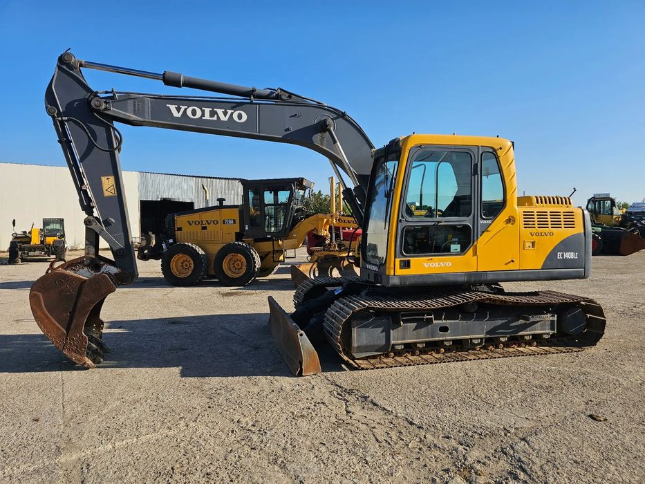 Volvo EC140B excavator pe senile compact cu lama 15t
