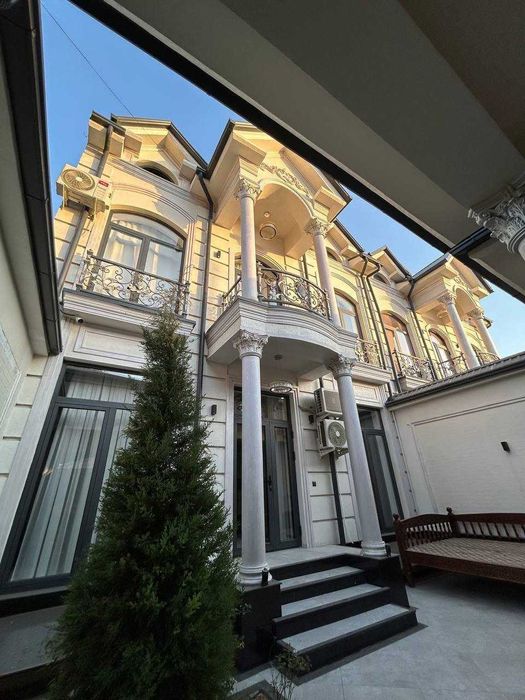 Продам ЕвроДом Центр Луначарского 2 сотки