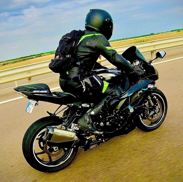 Kawasaki ZX-6R an de fabricatie 2009, vand sau schimb cu naked sau adv