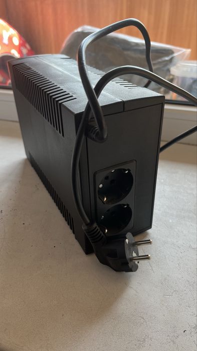 Бесперебойник CyberPower UTC650EI