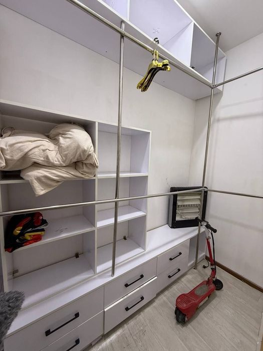 Кивартира бор Бир хона