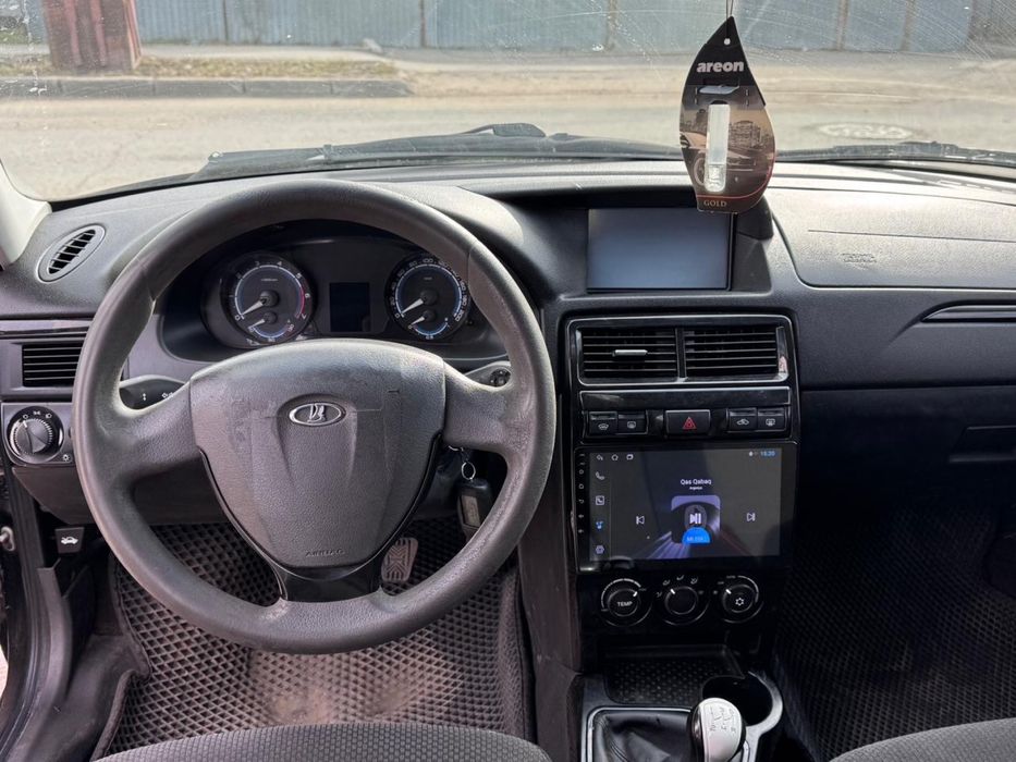 Продам приору 2 люкс плюс