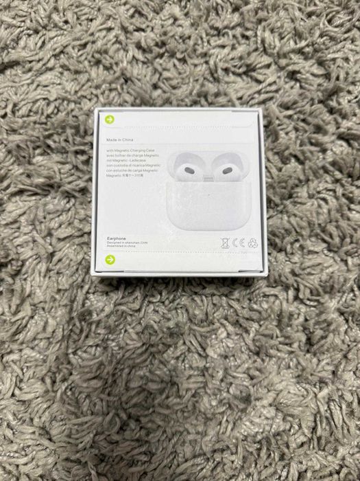 casti apple airpods 4