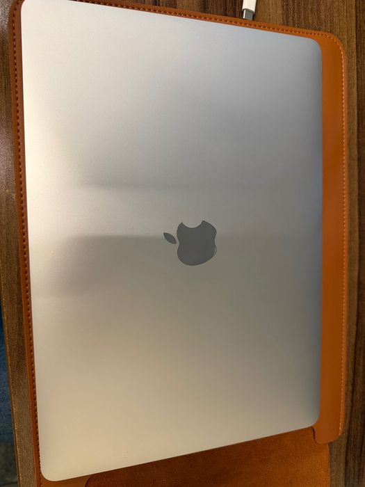 MacBook Pro M2 2022 256 GB 100% Battery