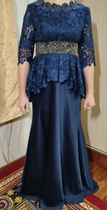 Красивое вечернее платье, из гипюра, качество очень хорошее