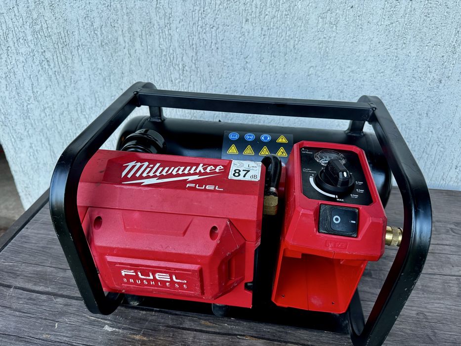 Compresor aer cu acumulator - Milwaukee M18 FUEL, 9.31 bari !
