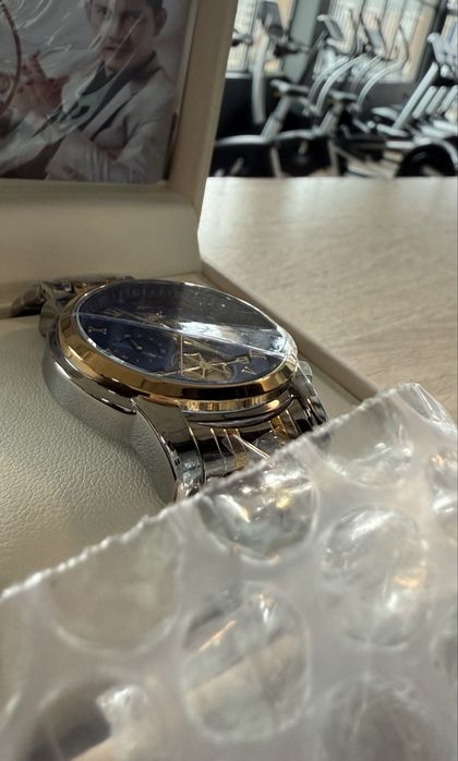 Часовник OLEVS.