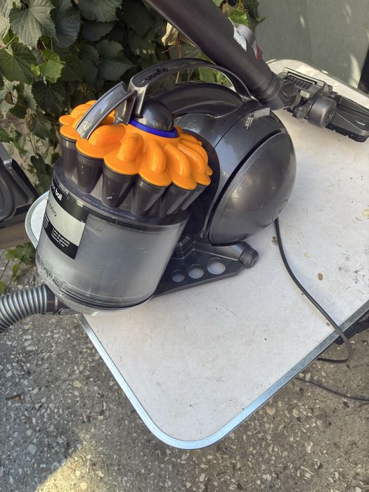 Dyson прахосмукачка много висок клас