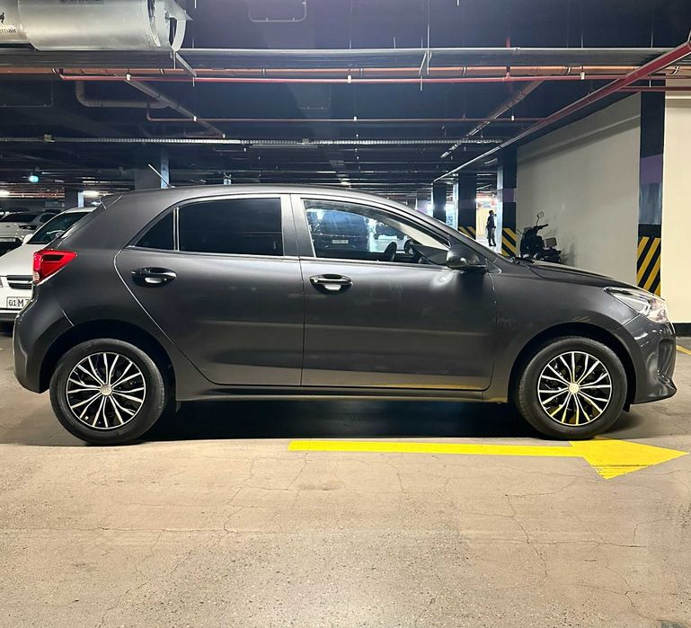 Продается Kia Rio 2018г, цвет Темно-Серый (Dark Grey)