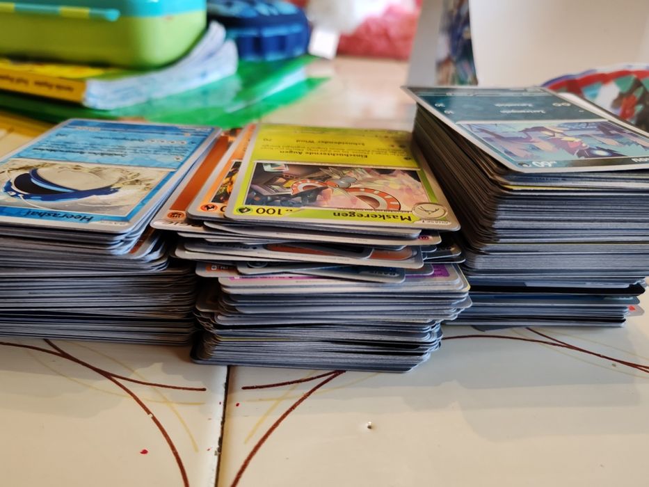 Cărți Pokemoni noi