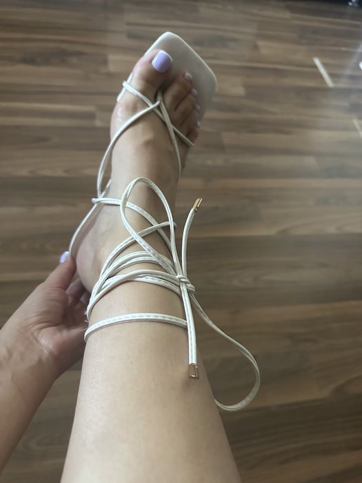 Продам шикарные босоножки