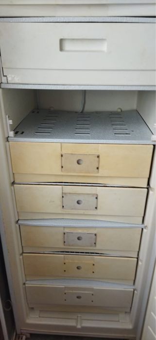 Продам морозилку бренда Бирюса.