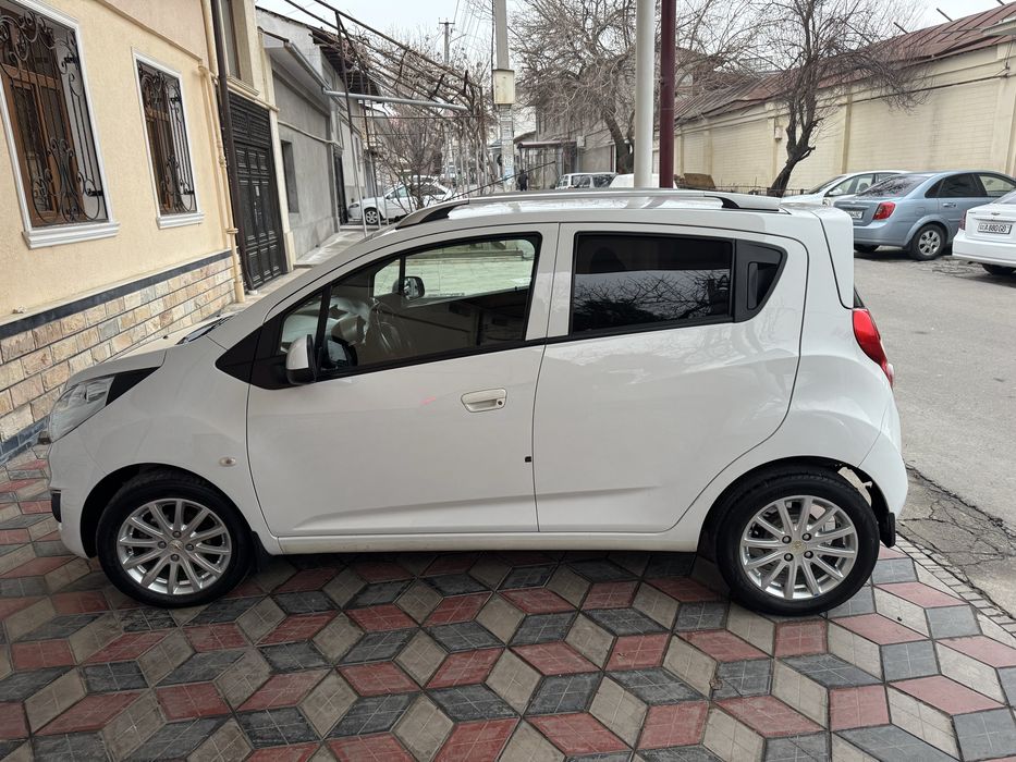 Спарк афтомат. 2015 йил. Нақт ва насия совдага сотилади. Нақтга 6100