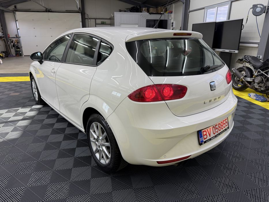SEAT Leon 2011 — imagine 2