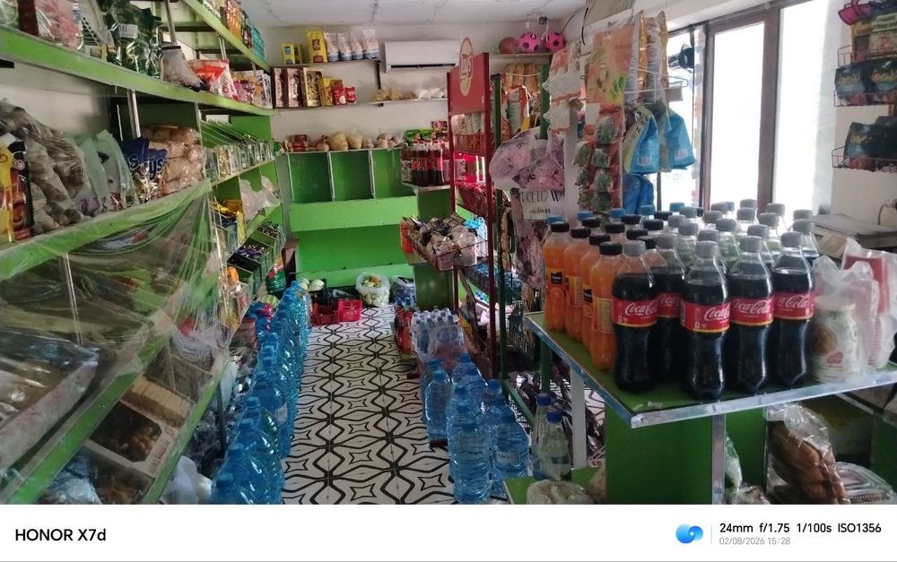 Tayyor biznes sotiladi do'konlari va Nonvoy xonasi va tepada tikuv sex