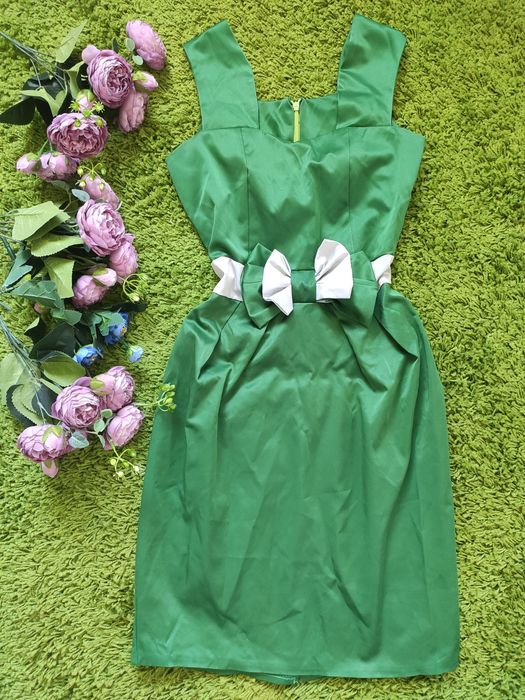 Платье коктейльное