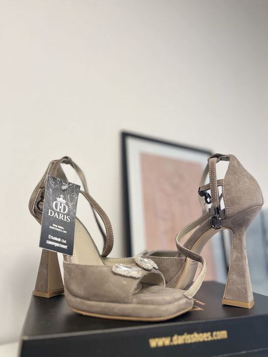 НОВИ! Елегантни дамски сандали на ток