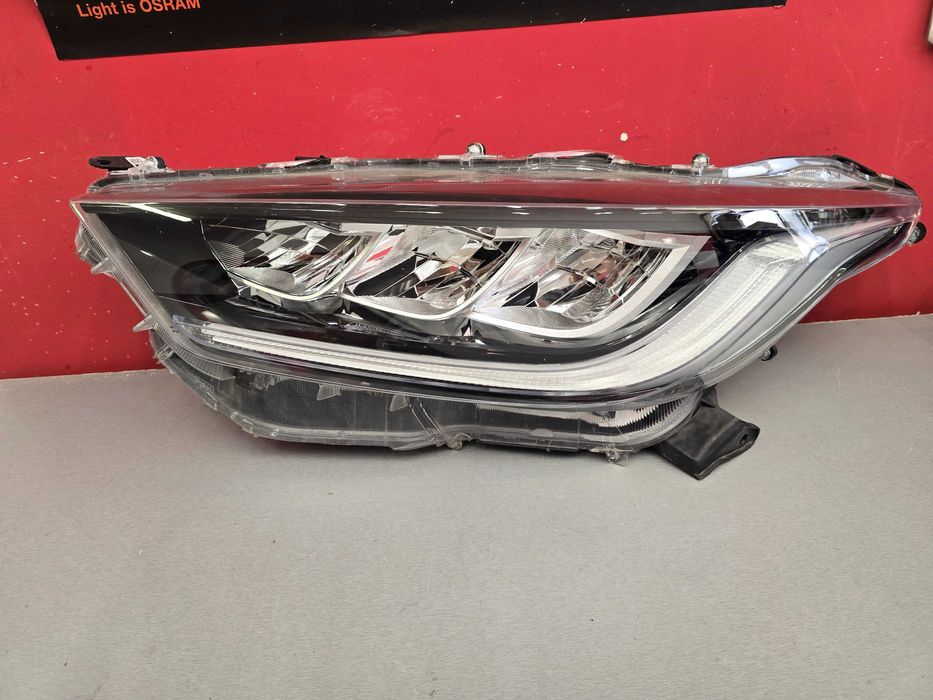 Оригинален фар Тойота Ярис  Toyota Yaris Full Led