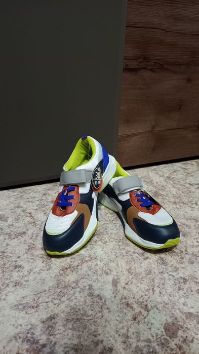 Кроссовки детские, подростковые, на мальчика, срочно недорого