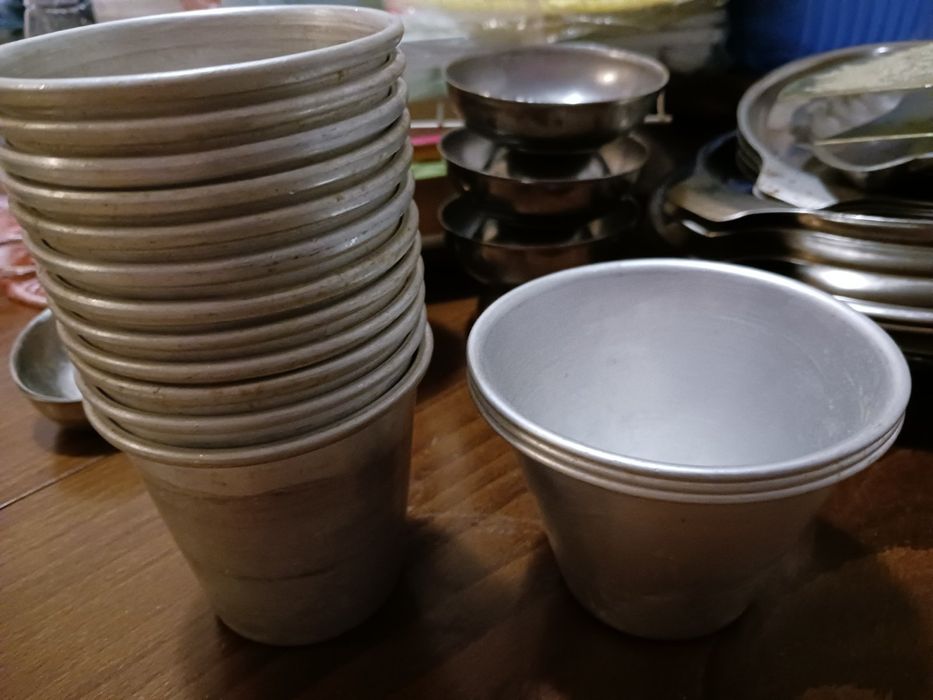 Съдове алпака от старото производство.