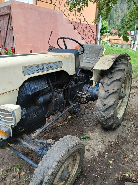 Vând tractor lamborghini 38 cp.proba la fața locului 2500E tel. 0747215070