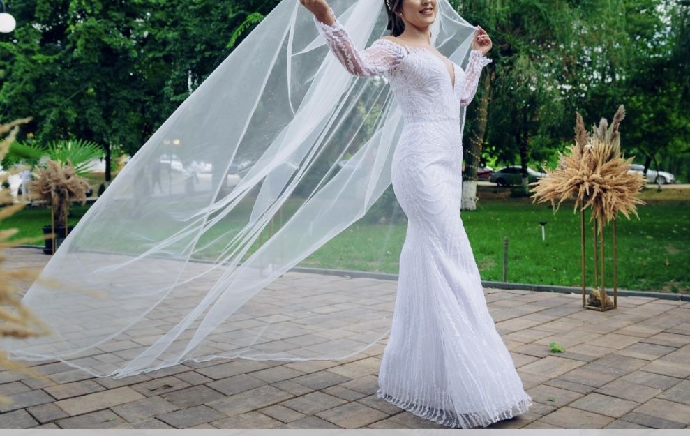 Rochie de mireasa facuta pe comanda cu voal inclus