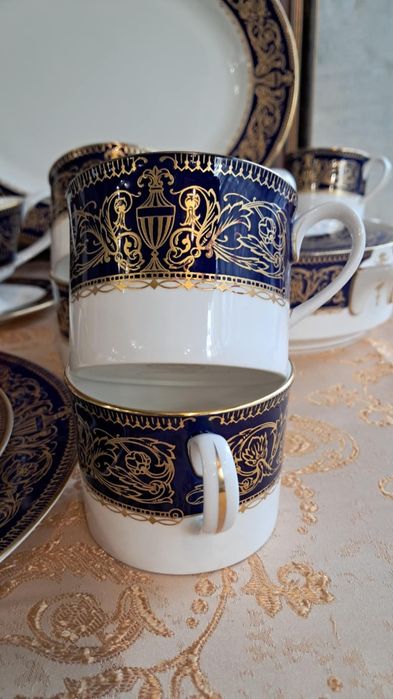 Колекционерски сервиз на Royal Worcester за 12 човека