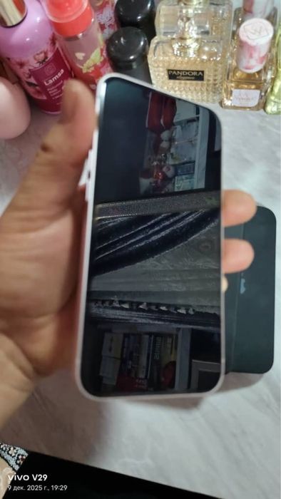 Iphone 13  zo’r holatda