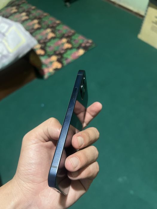 Iphone 12  81% YOMKOST