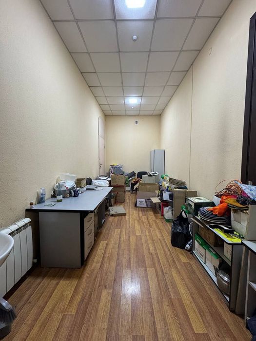 Новза метро недалеко Сдаётся 5-ком.офис 230м2. 8.5 у.е за 1м2