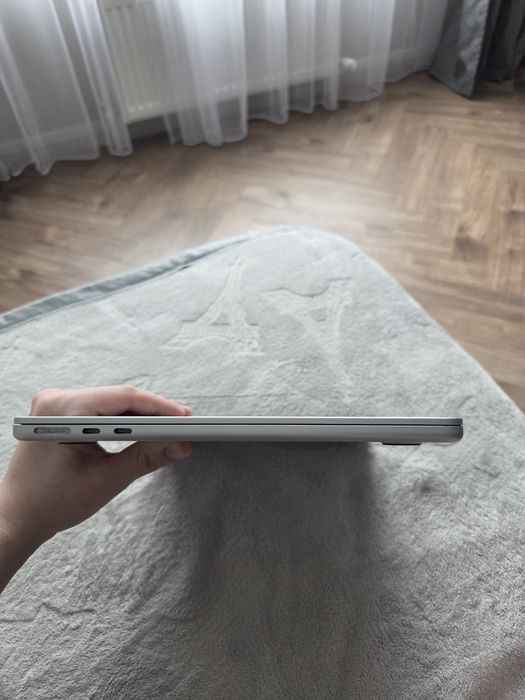 MacBook M2 продам