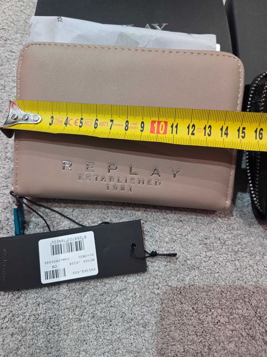 Оригинални портфейли Replay