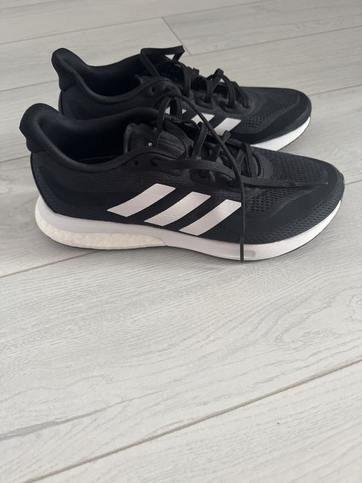 Кроссовка adidas женский