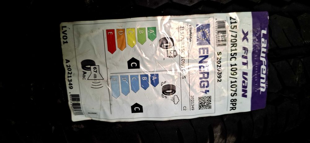 Vand 2 anvelope noi  215/70/15C/109S de vara Laufenn,dot 2025