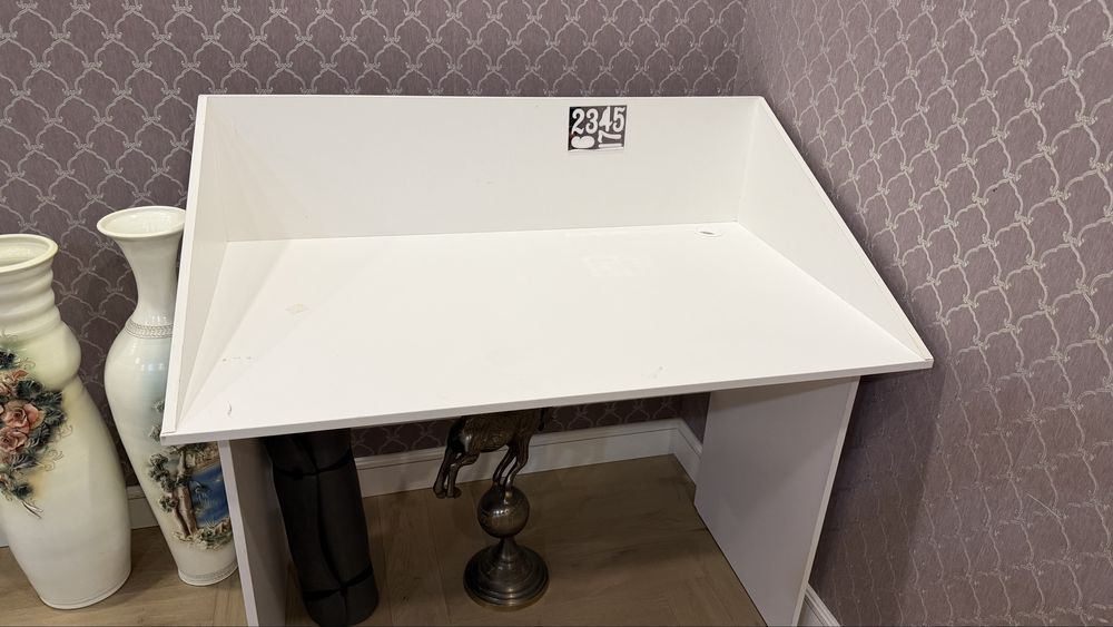 Продаю стол в хорошем состоянии