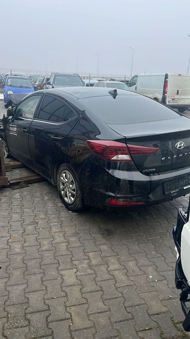Dezmembram Hyundai Elantra 1.6 benzina din 2019