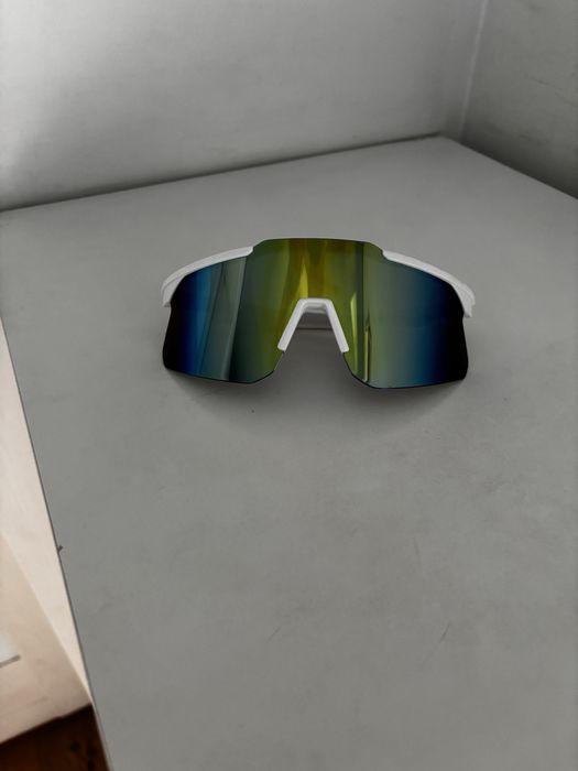 Очки спортивные.