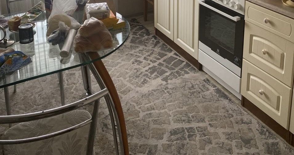 Продам ковер в хорошем состоянии