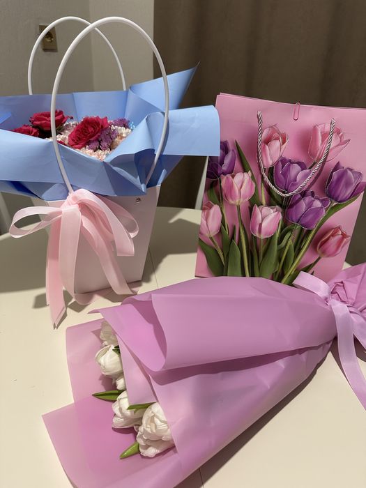 Букет цветы роза, тюльпан, корзина