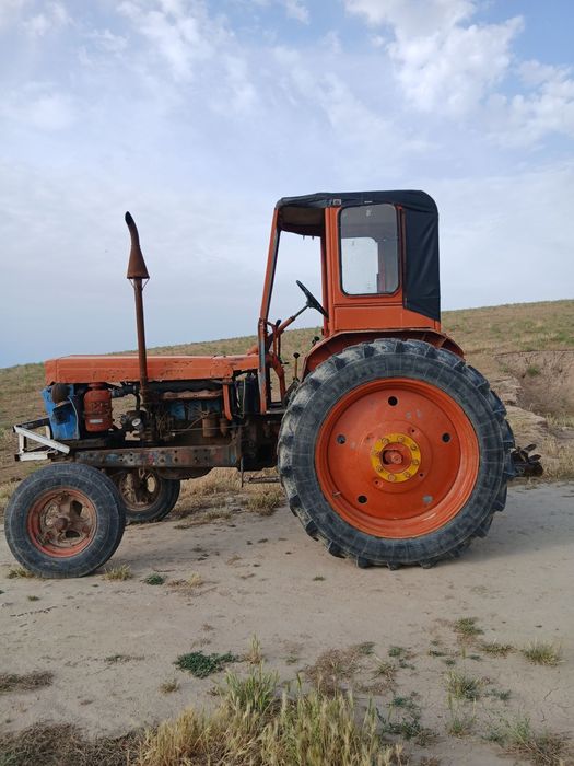Traktor 28 va tilichka sotiladi narxi 40 million soʻm. Radnoy