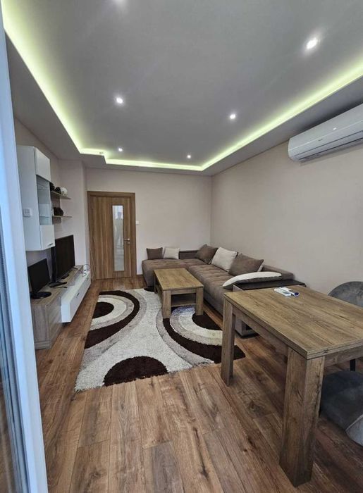 Дава се под наем Тристаен апартамент в Пловдив, Тракия - 74 кв.м за 425 € - Снимка #1