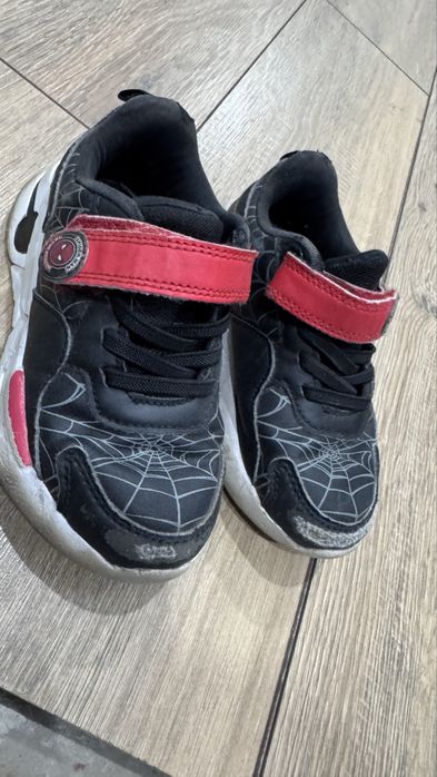 Кроссовки адидас оригинал