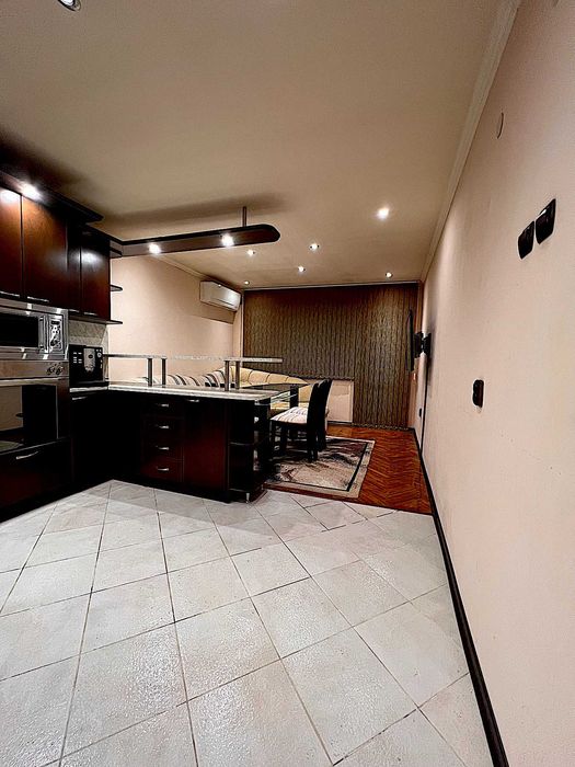 Продава се Тристаен апартамент в Враца, Център - 82 кв.м за 1487 €/кв.м - Снимка #2