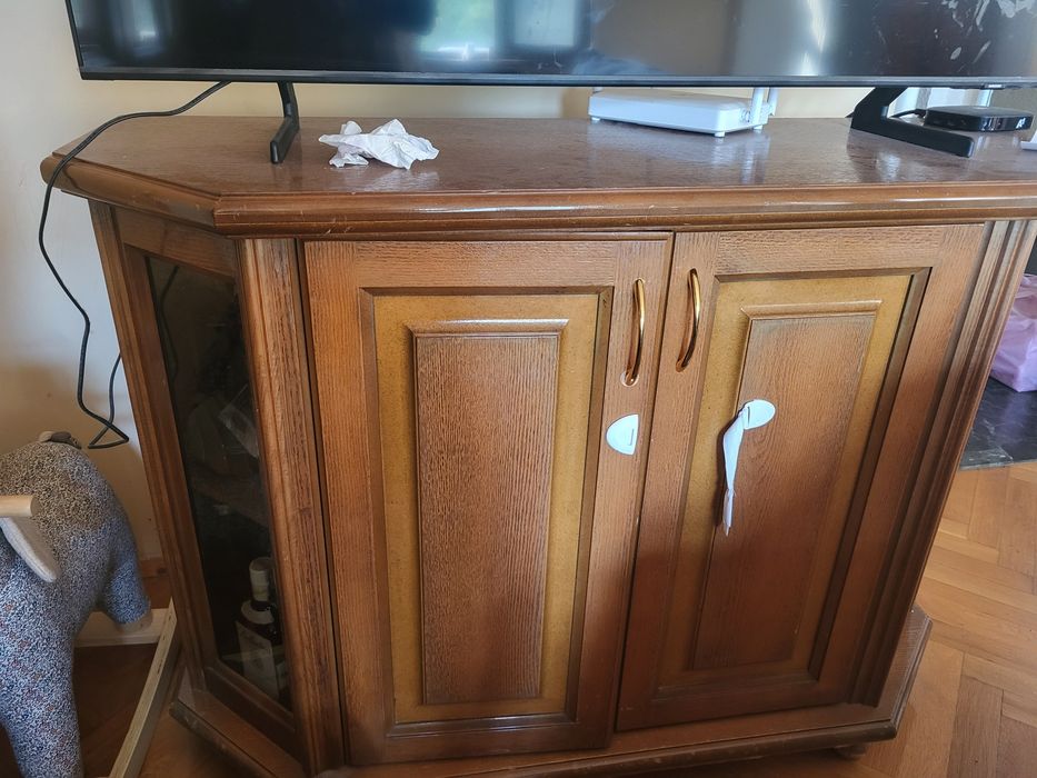 Секция и скринове от дърво