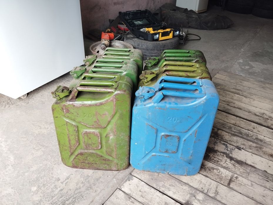 Канистры под ГСМ