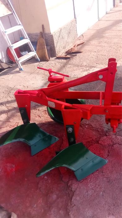 Плуг за тракторр