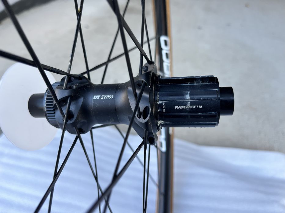 Капли DT Swiss E1800 Spline Ratchet LN с гуми Continental GP 5000