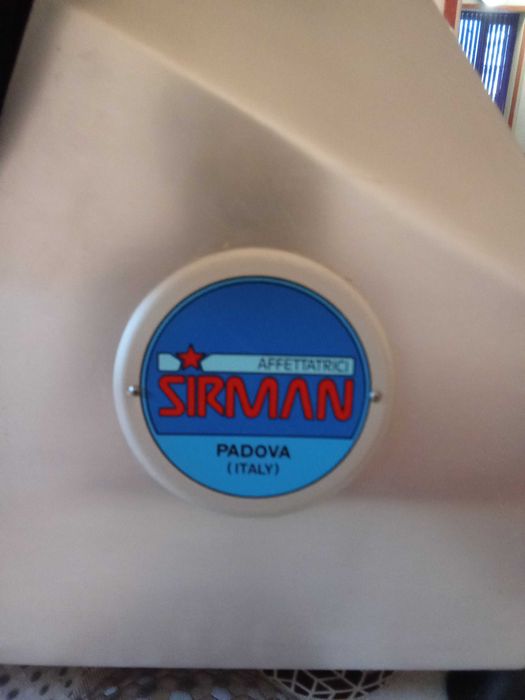 Професионална машина за месо и колбаси