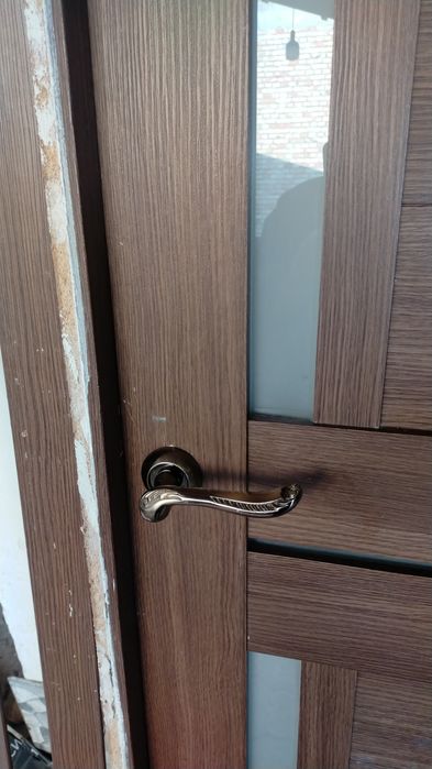 Продам двери межкомнатные